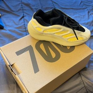 Yeezy 700